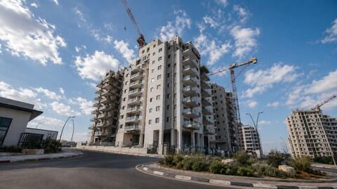 שלישיית בנייני דרך הקרקע במתחם מרקוביץ בדרום רעננה (קרדיט: קידר מבנים, א.ל. הנדסה ופיקוח) שלישיית בנייני דרך הקרקע במתחם מרקוביץ בדרום רעננה