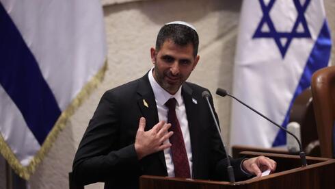 „אם השלטון היה שפוי, היינו גרים פה”: דברי השר נגד הצבעת ישראלים מחו”ל – והסערה