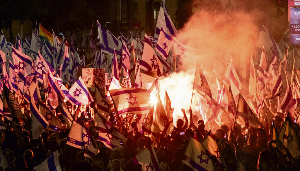 ההפגנות נגד המהפכה המשפטית. הבחירות הבאות גורליות (אלכס קולומויסקי) ההפגנות נגד המהפכה המשפטית. הבחירות הבאות גורליות