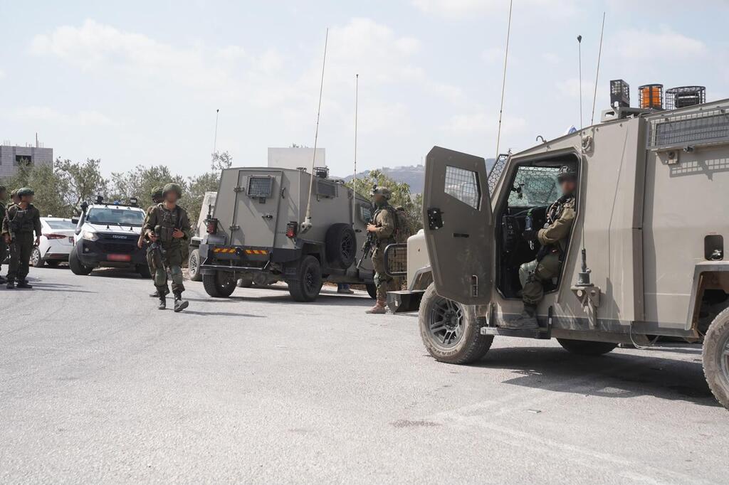כוחות צה"ל במרדף אחר המחבל מפיגוע הירי סמוך לחוות גלעד (צילום: דובר צה"ל) כוחות צה"ל חיסלו את המחבל מפיגוע הירי סמוך לחוות גלעד