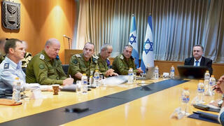 נערכים לכל האפשרויות. שר הביטחון ישראל כ"ץ בהערכת מצב עם צמרת צה"ל, אמש