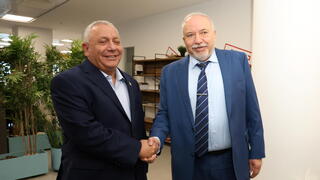 ליברמן בפוסט חריף במיוחד: "איזנקוט – גנץ 2. הוא חותר להקמת ממשלה עם נתניהו ודרעי"