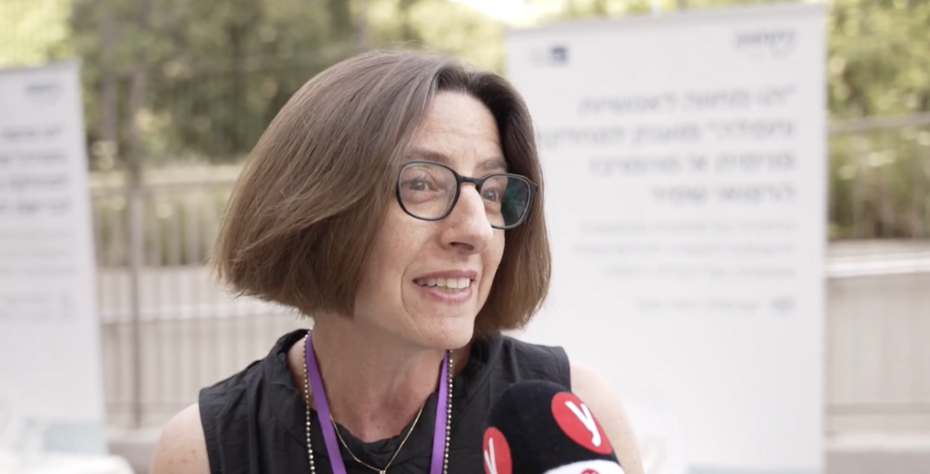  ד"ר אילנה הלמן, רופאה המטואונקולוגית בבית החולים מאיר וחברת הוועד המנהל של עמותת מחווה