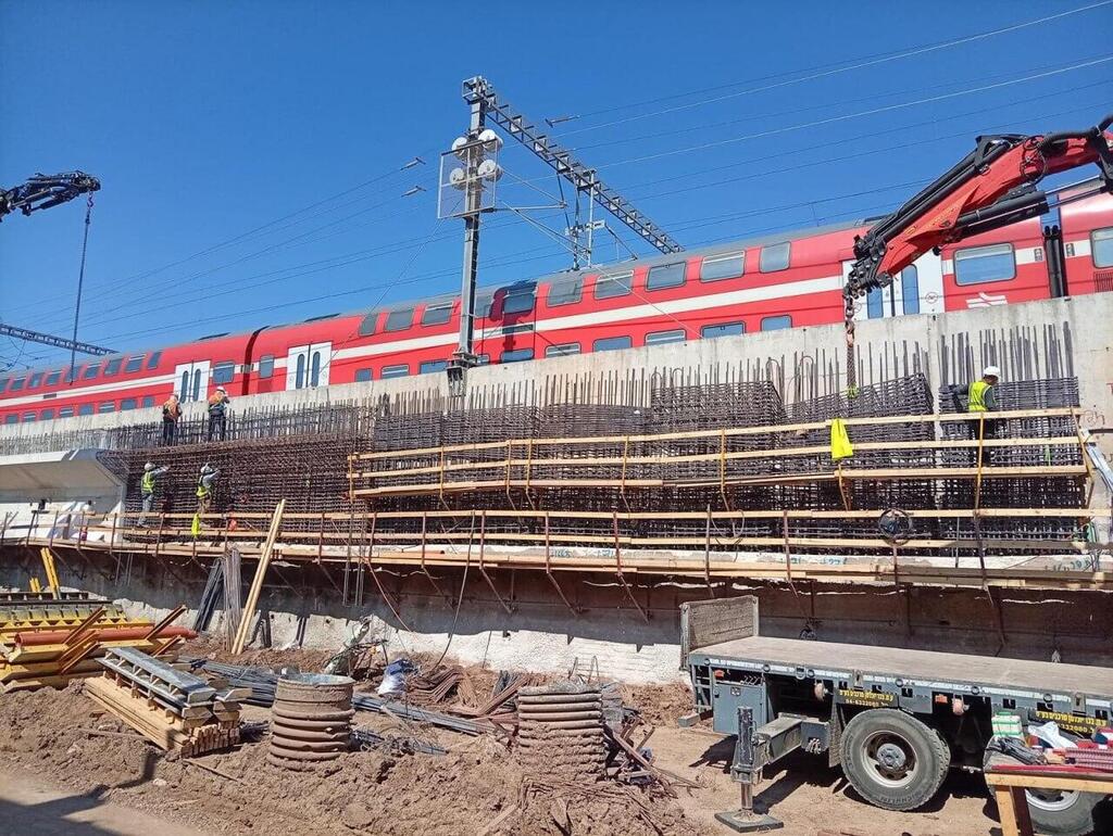 העבודות להקמת המסילה הרביעית (צילום: רכבת ישראל) העבודות להקמת המסילה הרביעית