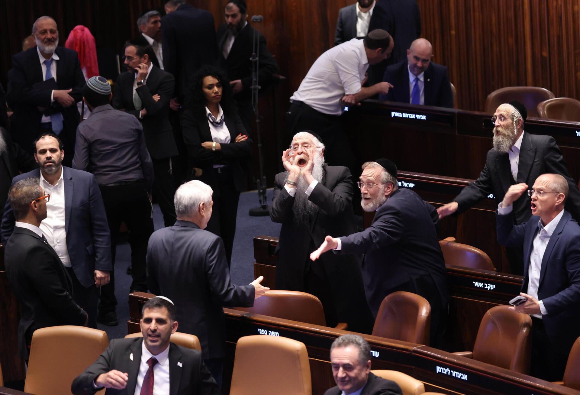 סוער בכנסת. דיון על חוק הפטור ממעצרים למשתמטים  