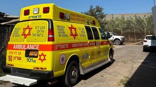 חשד לרצח בחוף הכרמל: גבר נמצא ללא רוח חיים בביתו