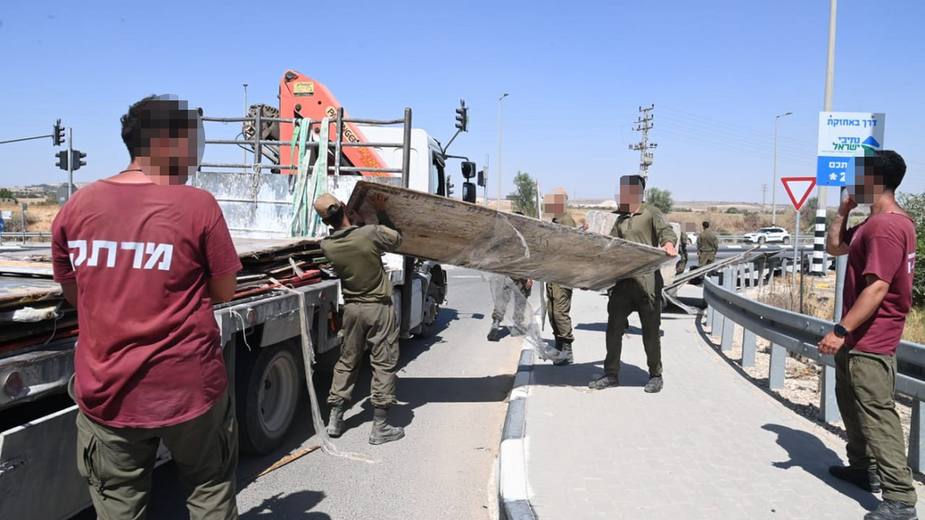 מחאת הלוחמים בשדה תימן (צילום: הרצל יוסף ) מחאת הלוחמים בשדה תימן