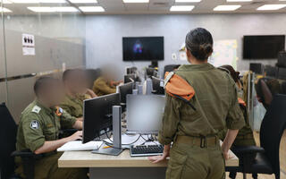 מזירת כאוס – למעבדת דאטה: "משפחה נמצאה בבניין הרוס לפי המידע שלנו"