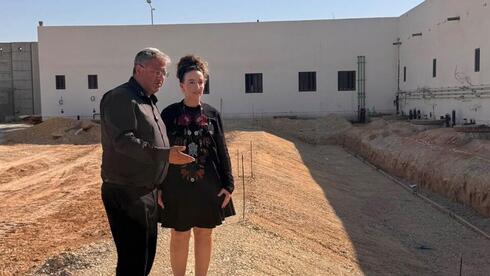 Ministers tour ‘Crocodile Alcatraz’ site, vow to continue construction despite...