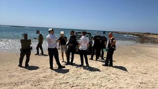 גופת אישה נמשתה מהמים בחוף נחשולים