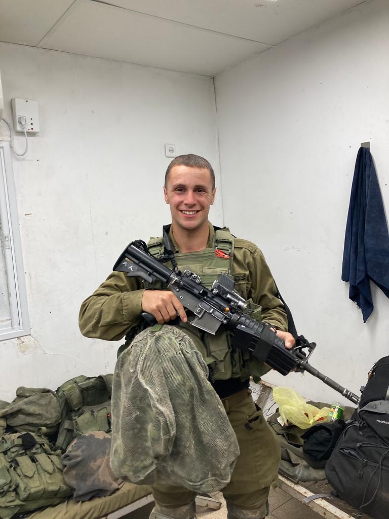 אדם אגמון ז"ל (באדיבות המשפחה)