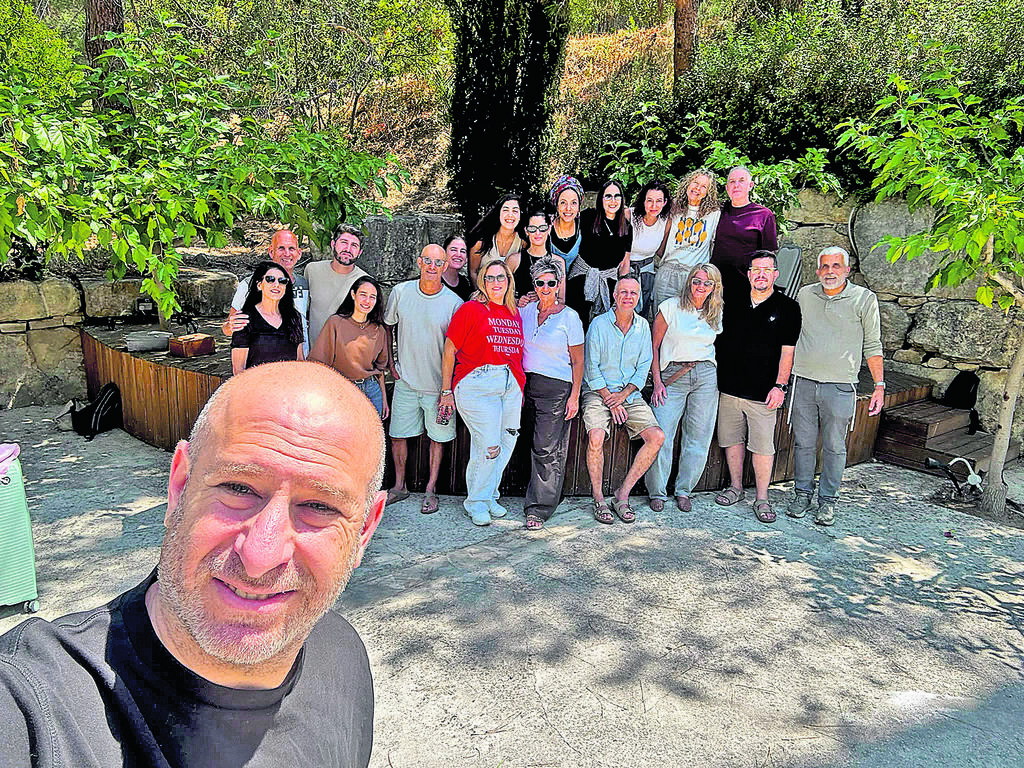 הורי פצועי הראש בקפריסין (צילום: אלבום פרטי) הורי פצועי הראש בקפריסין