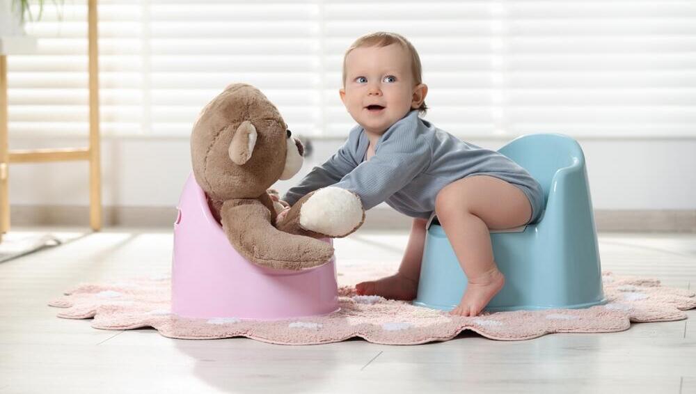 ברגע שמסתכלים, הסימנים ברורים (תמונה: Shutterstock/New Africa) פעוט עושה בסיר