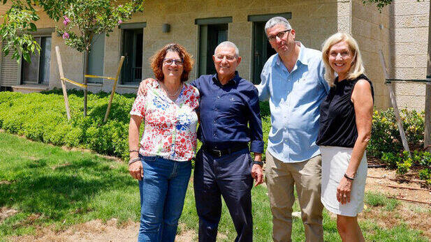 רובין ואן אטן (מימין), אבי וורצמן, דורון אלמוג ואיילת שילה תמיר (הקרן לידידות) רובין ואן אטן (מימין), אבי וורצמן, דורון אלמוג ואיילת שילה תמיר