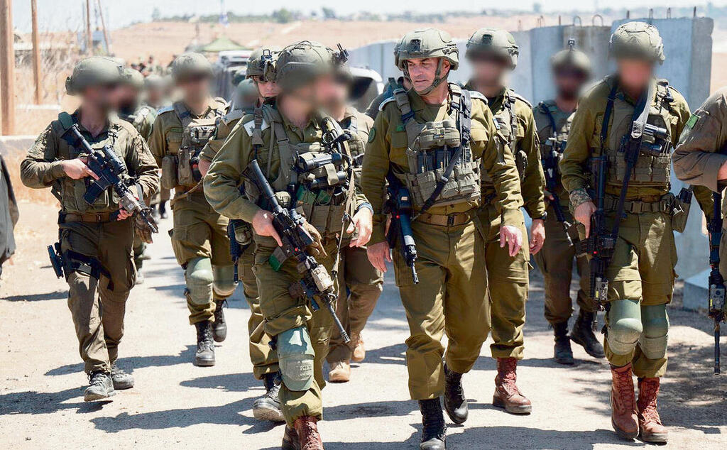 הפגנת נוכחות. הרמטכ"ל זמיר בסיור בשטח סוריה, אתמול | צילום: דובר צה"ל הפגנת נוכחות. הרמטכ"ל זמיר בסיור בשטח סוריה, אתמול | צילום: דובר צה"ל