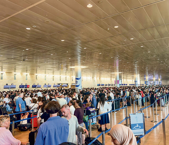 השמיכה קצרה, היומרות מגלומניות. נתב"ג אתמול ׀ צילום: ניר שטיאסני השמיכה קצרה, היומרות מגלומניות. נתב"ג אתמול ׀ צילום: ניר שטיאסני