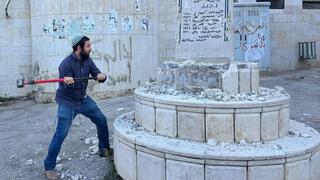 ח"כ צבי סוכות משחית אנדרטה לזכר השהידים בכפר מאדמה בדרום לשכם