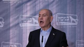 ביבי נגרר ימינה