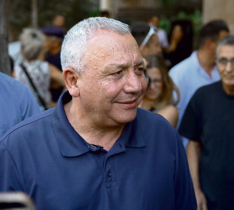 איזנקוט. למרות שנתניהו הסכים לזה שוב ושוב, המילים "מדינה פלסטינית" מבהילות את הפוליטיקאים מהמרכז (אלכס (אלכסנדר) גמבורג) איזנקוט. למרות שנתניהו הסכים לזה שוב ושוב, המילים "מדינה פלסטינית" מבהילות את הפוליטיקאים מהמרכז