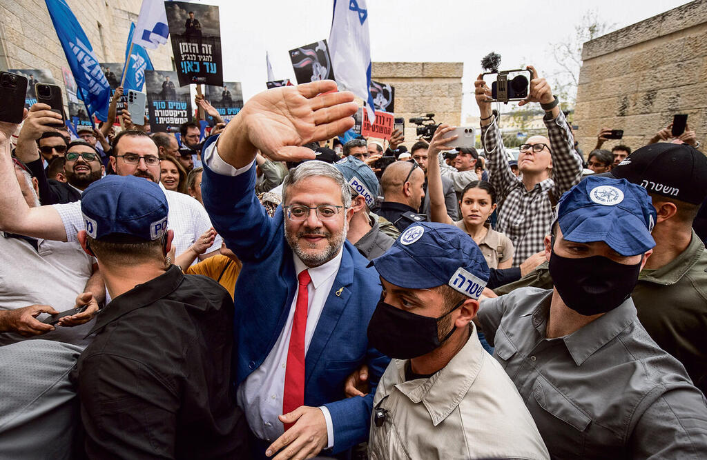 בן גביר. הציג לנתניהו מחקר שלפיו חיבור עם סמוטריץ' יביא פחות מנדטים מאשר ריצה נפרדת (אלכס קולומויסקי) בן גביר. הציג לנתניהו מחקר שלפיו חיבור עם סמוטריץ' יביא פחות מנדטים מאשר ריצה נפרדת