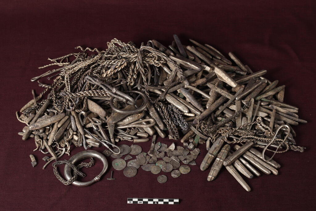 מטמון הכסף מהתקופה הוויקינגית (צילום: North Jutland Museums) מטמון הכסף מהתקופה הוויקינגית