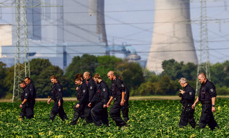 החשמל על הכוונת. תחנת כוח בגרמניה (Thilo Schmuelgen, REUTERS) החשמל על הכוונת. תחנת כוח בגרמניה