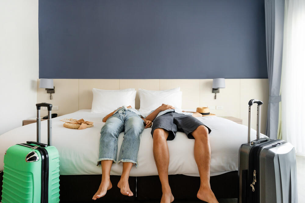 חוזרים עוד יותר מותשים (צילום: shutterstock / Kittiphan) עייפות בחופשה