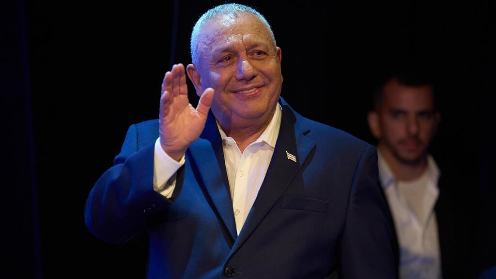 איזנקוט. הרמטכ"ל לשעבר היחיד שיכהן ברשימות (צילום: AP Photo/Ariel Schalit) גדי איזנקוט