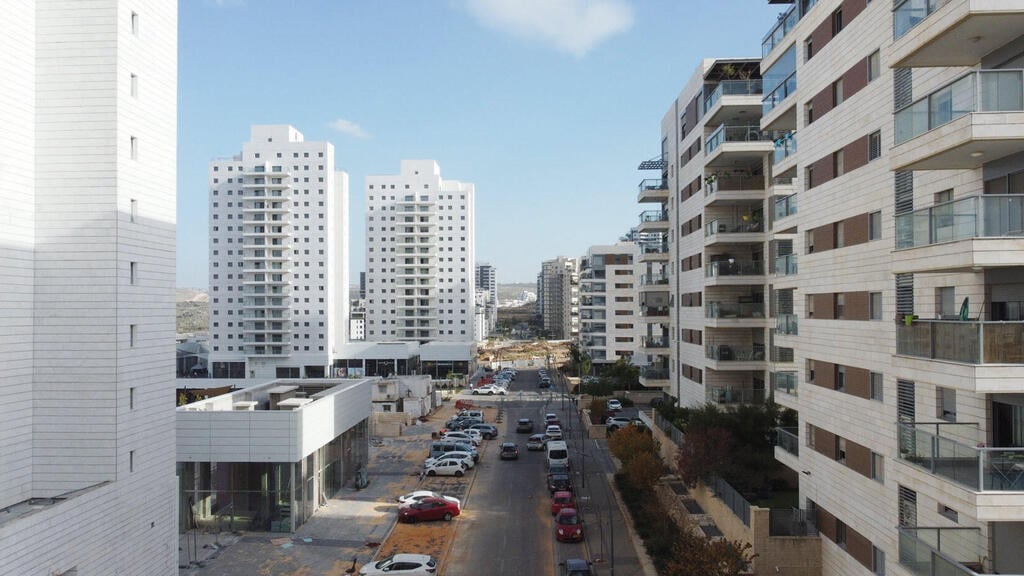 "לחפש את השילוב הנכון של כמה הנחות". שכונה חדשה במרכז הארץ (צילום: שאול גולן) "לחפש את השילוב הנכון של כמה הנחות". שכונה חדשה במרכז הארץ