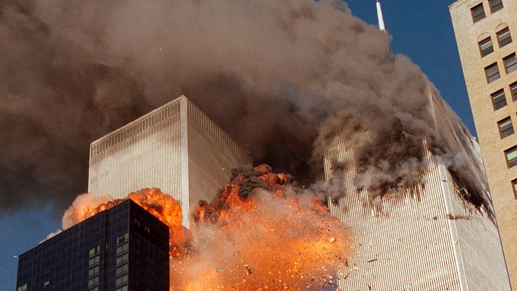 צילום: AP Photo/Chao Soi Cheong, File אסון התאומים הפיגוע במגדלי התאומים 11 בספטמבר 2001