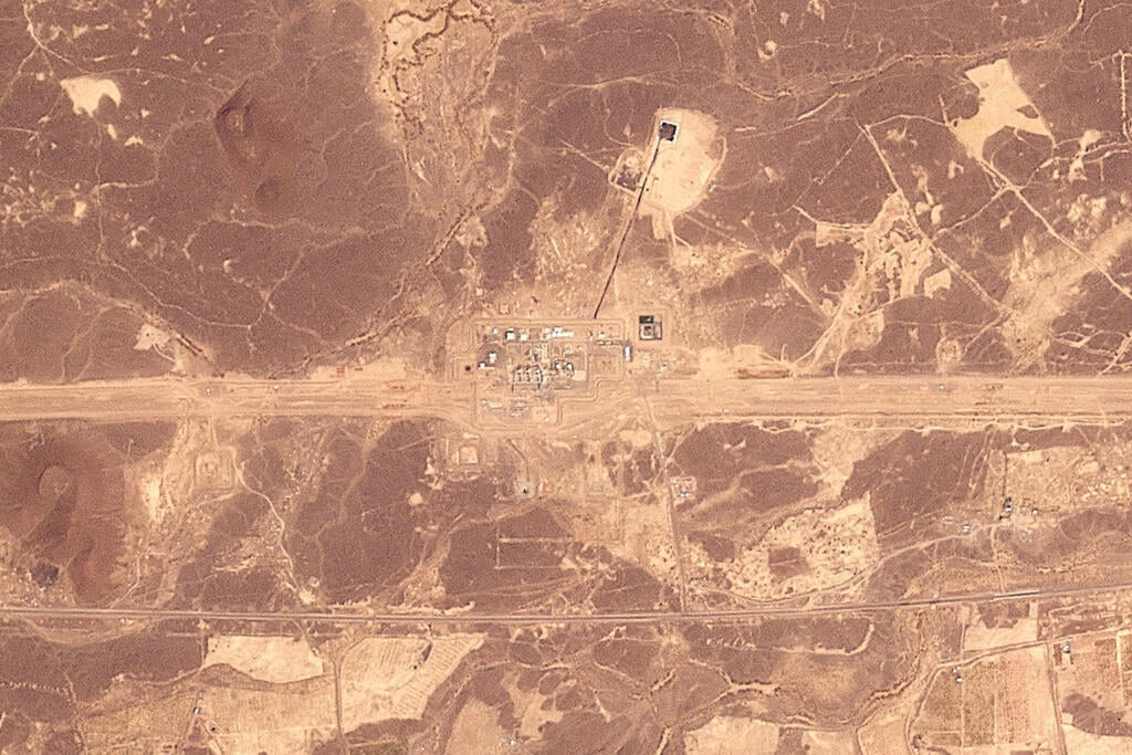 Satellite images of one of the fire sites along the pipeline route, Sept. 6 (Photo: AFP PHOTO / (C) 2026 PLANET LABS PBC) אזור מדינה ב סעודיה
