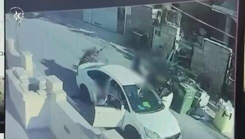 נאשם שחנק את הפרודה לעיני ילדיהם: „אירה באחים שלך” | תיעוד ניסיון החטיפה