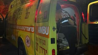 צעיר התנגש עם רכבו בעץ בכינרת, מצבו קשה