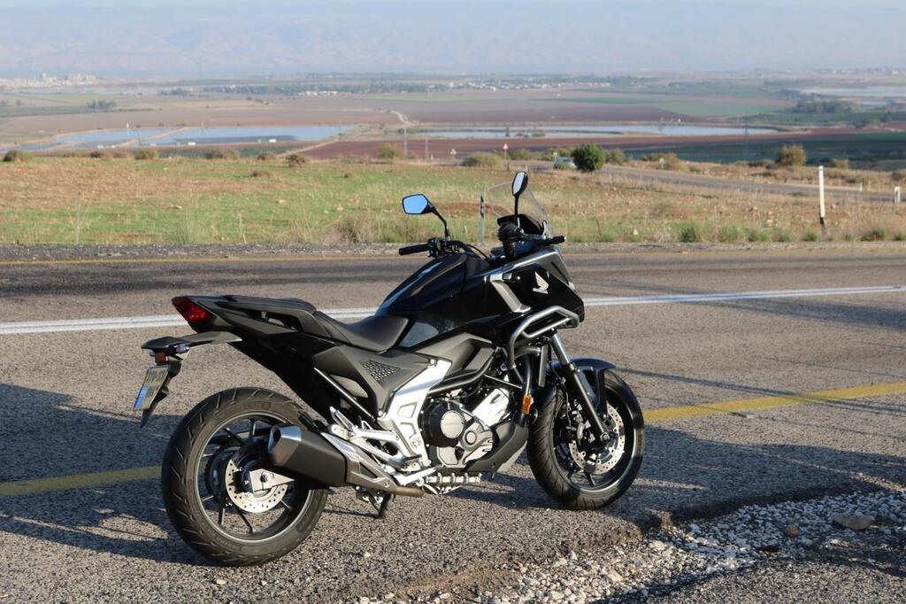 רכיבה מקומית על הונדה 750NC - ידיד על אמת