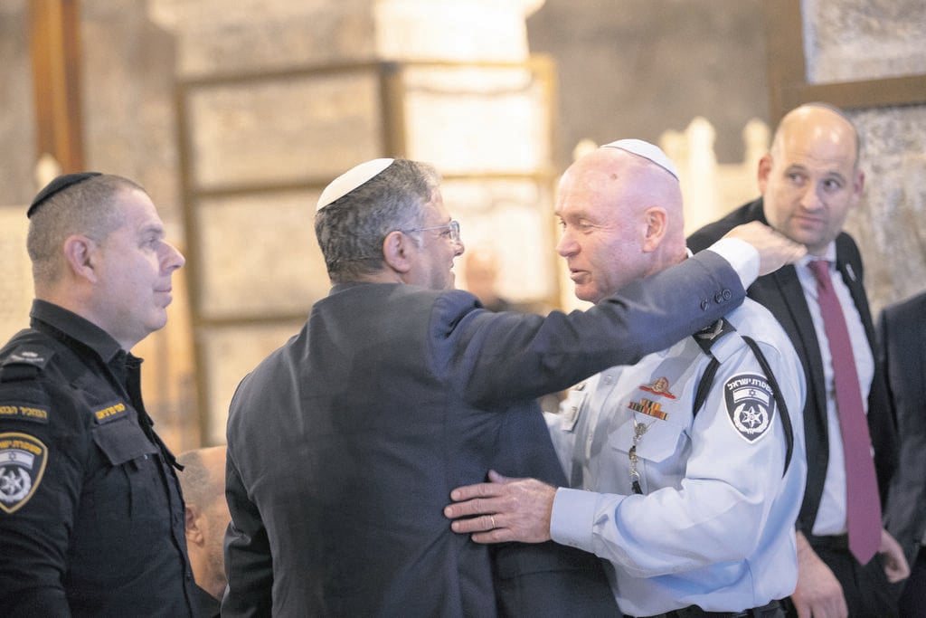 ניצב אבשלום פלד עם השר איתמר בן גביר