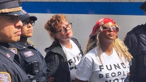 Oscar winner, ‘Sex and the City’ star arrested at anti-Netanyahu protest: ‘Go...