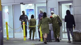 השגריר לייטר הגיע לביה"ח, אמו של נריה: "אי אפשר להתרגל, אנחנו בהלם"