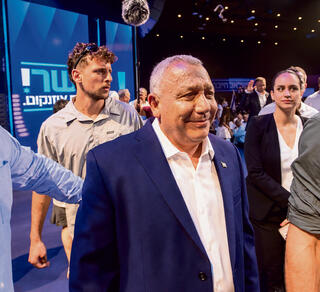 גדי איזנקוט בכנס בחירות. הגוש נשחק ואי אפשר לשחק על 0:1 קטן