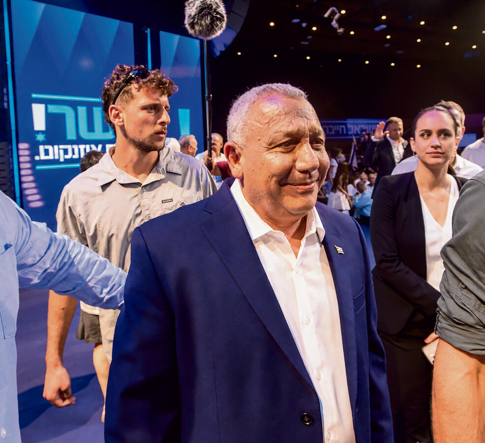 גדי איזנקוט בכנס בחירות. הגוש נשחק ואי אפשר לשחק על 0:1 קטן (עידו ארז) גדי איזנקוט בכנס בחירות. הגוש נשחק ואי אפשר לשחק על 0:1 קטן