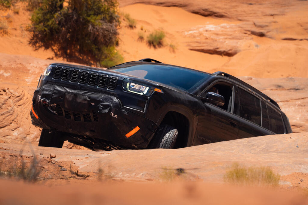 הצ'יף יוצא לשטח: ג'יפ חשפה צ'ירוקי טרייל הוק