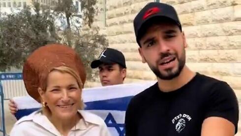 אחות ראש השב”כ שרצה לכנסת הצטלמה עם מרדכי דוד: „חוסמים את אחמד טיבי”