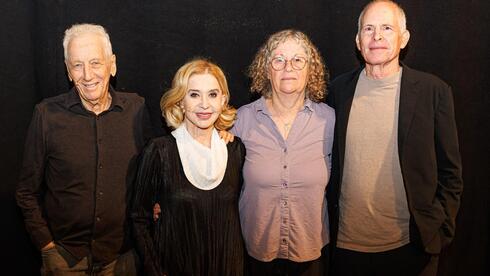 Photo : ynet.co.il Le Théâtre Habima adapte l'histoire de Keith et Aviva Siegel
