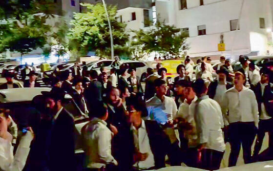 ההתפרעות. שוב "כבוד מלכים" לעריקים