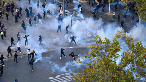 Photo: Ynetnews Nationwide Protests Turn Violent as Police and Demonstrators Clash