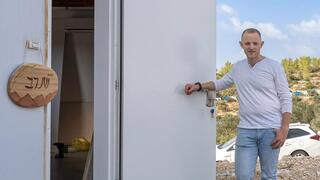 אחותו נרצחה בפיגוע, הוא עובר לגור בסמוך: "אחרי אירוע קשה – מתרחבים ובונים"