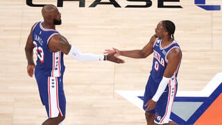 פילדלפיה פתחה את עונת ה-NBA עם ניצחון חוץ על הניקס, לברון קלע 14