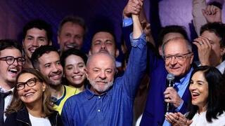 ניצחון לולה מטלטל את ברזיל: השווקים צונחים, "צבא וואטסאפ" - וההשוואה למסי