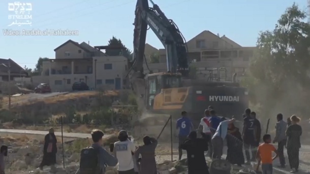 ינון לוי שירה למוות במורה פלסטיני מואשם בהמתה בקלות דעת