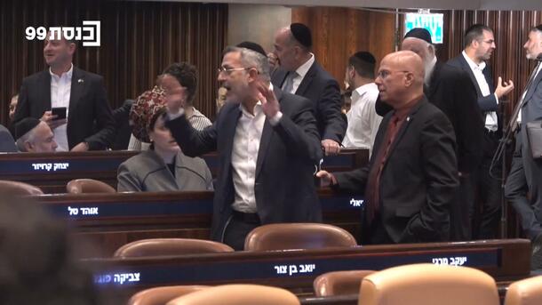 מהומה בהצבעה על מבקר המדינה: בליכוד דרשו מח"כים לצלם את הפתק בקלפי