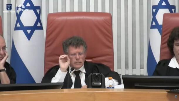 נשיא העליון עמית: "בגופו של כל שופט יושתל שבב פוליטי"